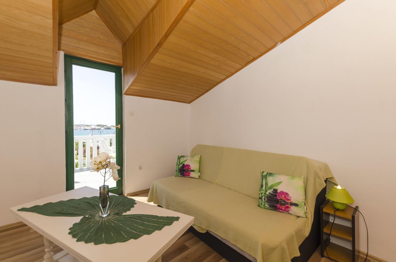Apartments Olivera Rogoznica  Ngoại thất bức ảnh